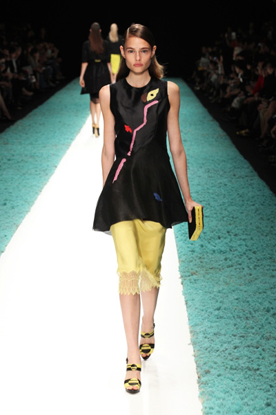 ���ˡ��2014����Ů�b ���@�|�����W��������