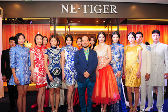 �����y�ֵ���Ů���Ї���  NE��TIGER�A���I�Y  