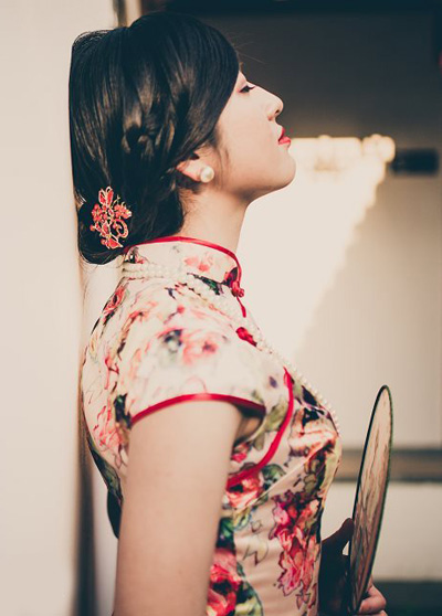 旗袍新娘怎么搭配更好看?