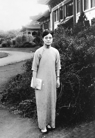 ����Ƭ��һչ���Ů��ʿ���L��