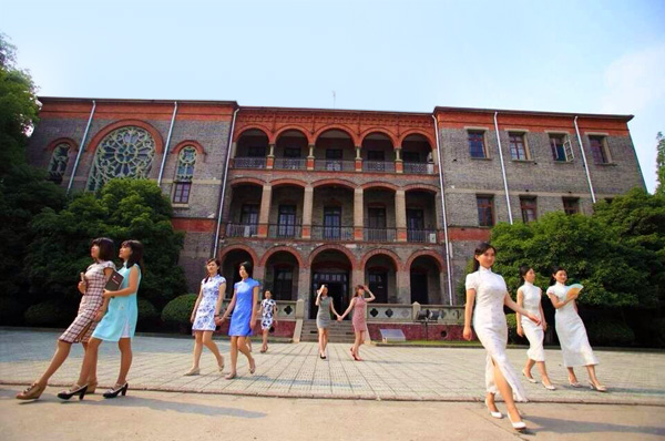 民國(guó)風(fēng)畢業(yè)季:蘇州大學(xué)旗袍別樣畢業(yè)照