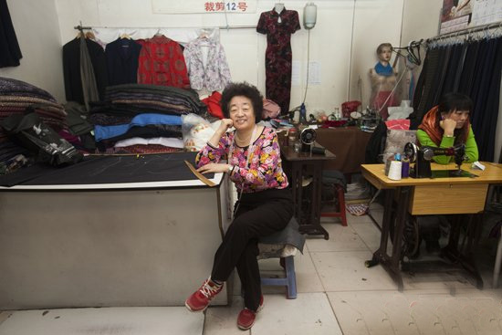 長春老裁縫做旗袍 16歲到兒孫滿堂仍難舍旗袍情懷