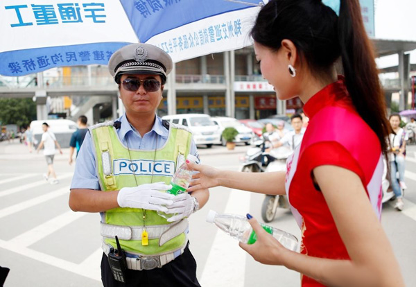 ����������Ů�Ͻ��e�� ����(d��o)�������оܽ^���{