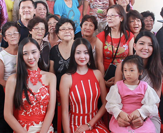 ���HС��Miss China�������۬F�� ë����˹��������