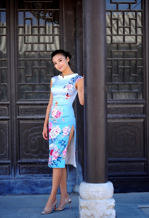 張晴古典旗袍寫真 秀雅婉約如清水芙蓉