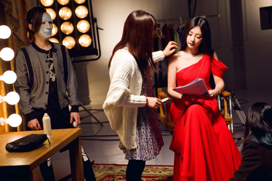 ���rѩ�w�tȹ�ďV�� �������G��Ů����