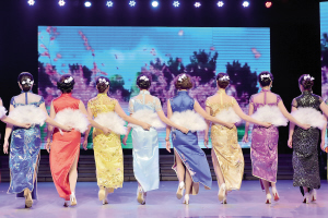 �������۽���A���D(zhu��n)��չʾ��ˇ�c�L��