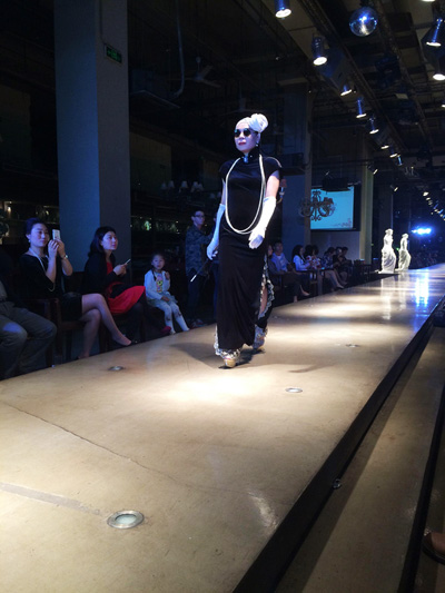 海派旗袍發(fā)布盛典 設(shè)計師熊偉著婚紗驚艷全場