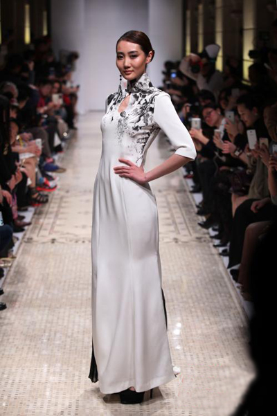 97歲褚宏生旗袍秀演繹上海傳奇