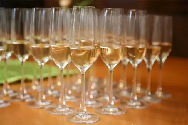 ����������Ҋ���ۡ�2015���m�����w�� �o��֮��