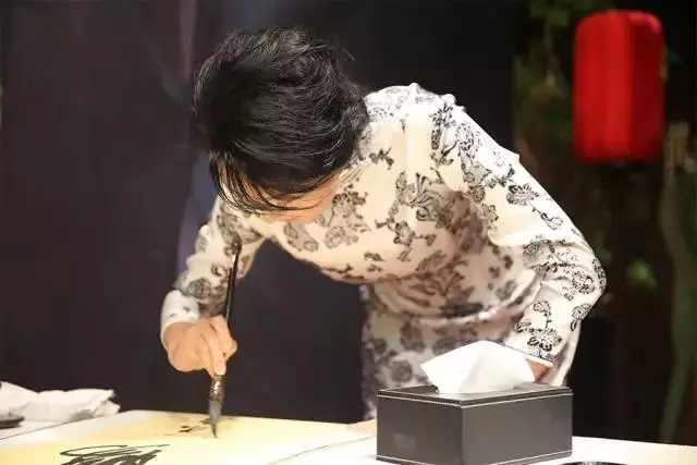 ����������Ҋ���ۡ�2015���m�����w�� �o��֮��