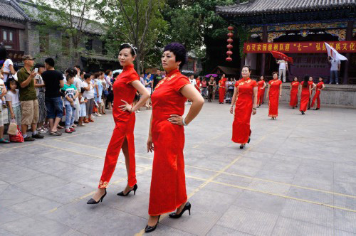 淄博旗袍愛好者齊聚古城慶七一