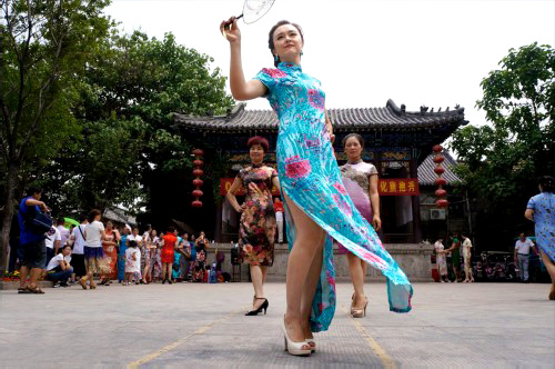 淄博旗袍愛好者齊聚古城慶七一