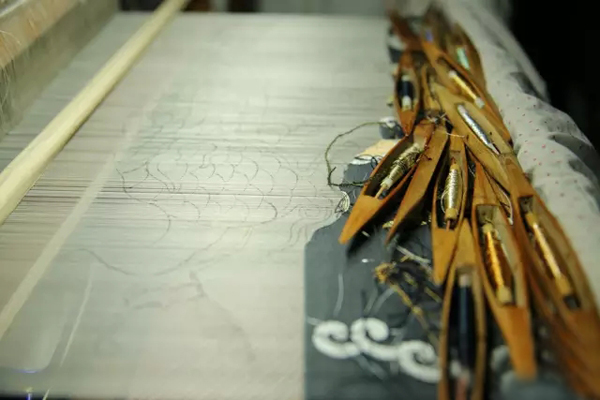 �~�z�����z��Ʒ�еĐ��R��