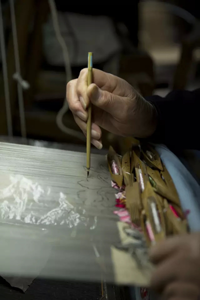 �~�z�����z��Ʒ�еĐ��R��