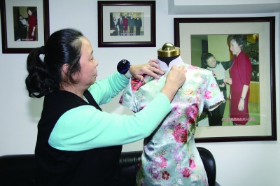 旗袍技藝大師李侃:做一身旗袍要求36處量體