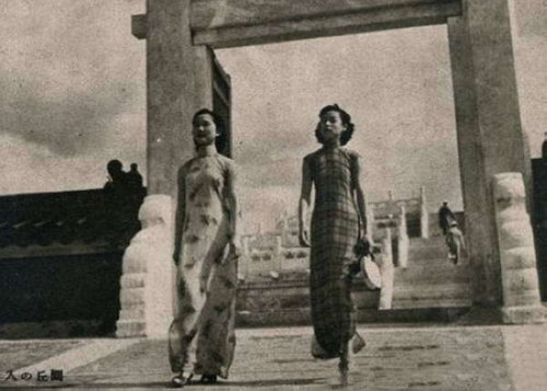 �L���f�N����r��������Ů��Ҋ��