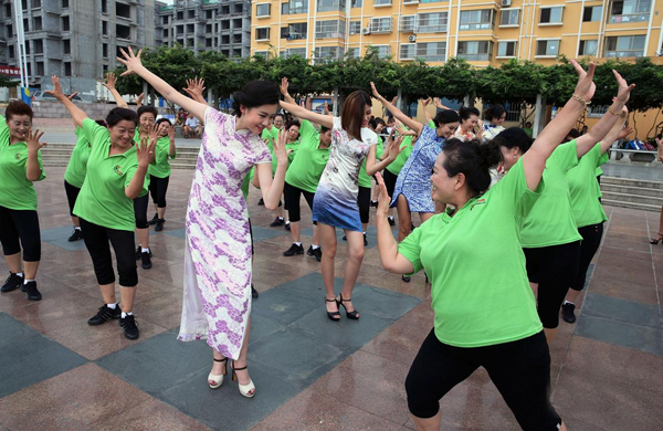 ɽ�|�L����Ů���������c��PK�V����