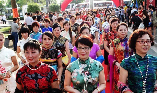 �P(y��ng)��ǧ��Ů�ӡ������㡱�I(xi��n)�Y����2500��