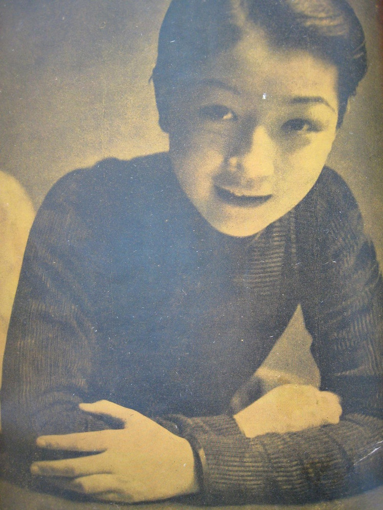 ӛ���е���Ӱ�ǡ�СŮ�桱Ԭ����