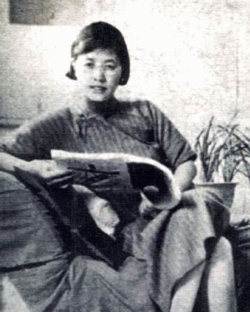 ���ʮ��^����Ů��