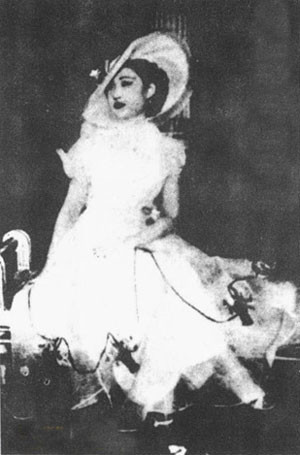 ���ʮ��^����Ů��