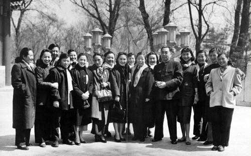 �Ϲ�����Ů����ĸ�H��ɣ���£����M���¼t�m��