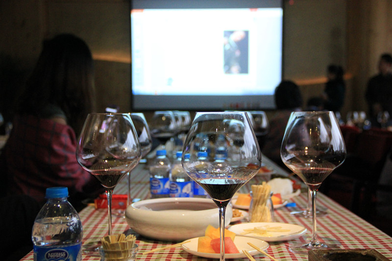 �A�ѕ����ڣ����ی�Ԓ���� ͵���������e