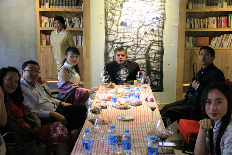 �A�ѕ����ڣ����ی�Ԓ���� ͵���������e