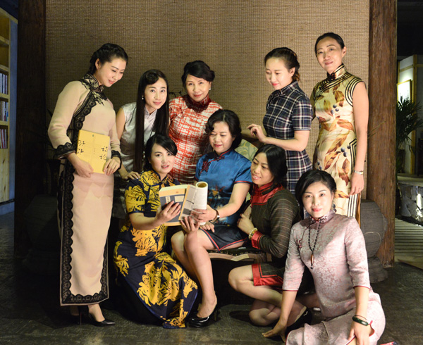 �A�ѕ����ڣ������c��Ů���A�s �������ی���ɻ�