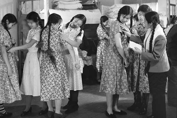 中國女性服飾百年變遷史:從禁錮走向開放