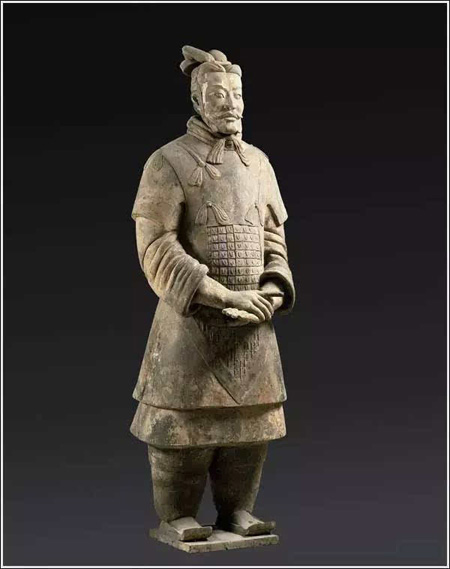 ���ح���������һ�����崩�����ϵ�����