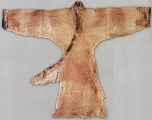 ���ح���������һ�����崩�����ϵ�����