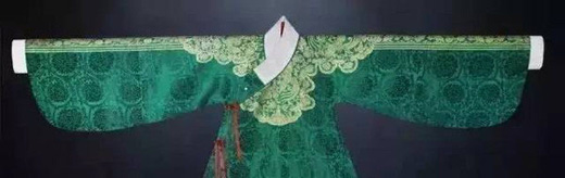 ���ح���������һ�����崩�����ϵ�����