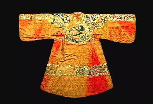 ���ح���������һ�����崩�����ϵ�����