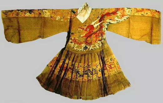 ���ح���������һ�����崩�����ϵ�����