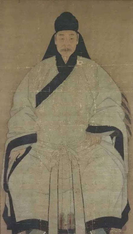 ���ح���������һ�����崩�����ϵ�����