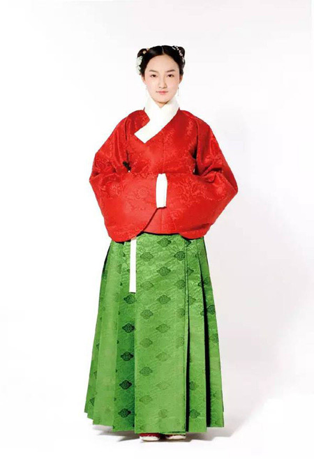 ���ح���������һ�����崩�����ϵ�����