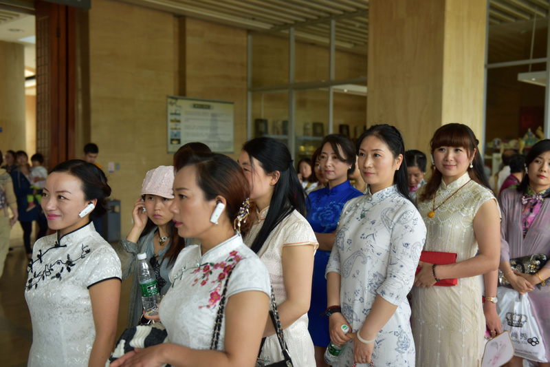 �������g������ �����A����sС����