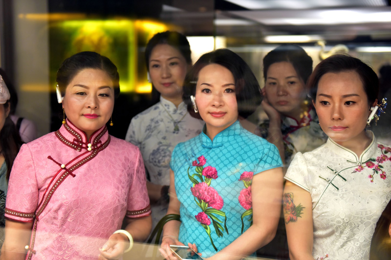 �������g������ �����A����sС����