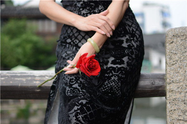 ����Ц�Z����Ů�Կ��g