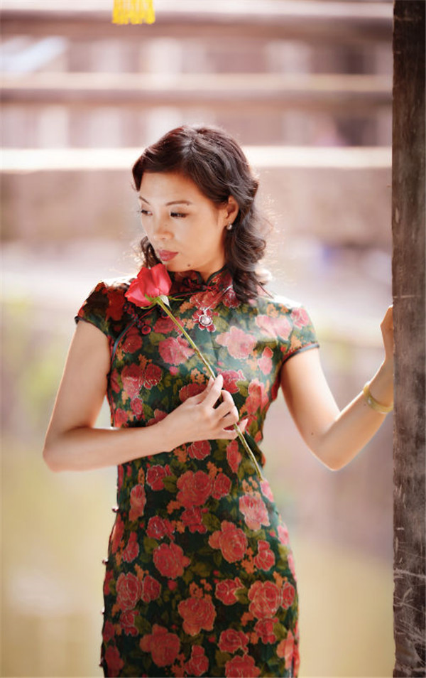 ����Ц�Z����Ů�Կ��g