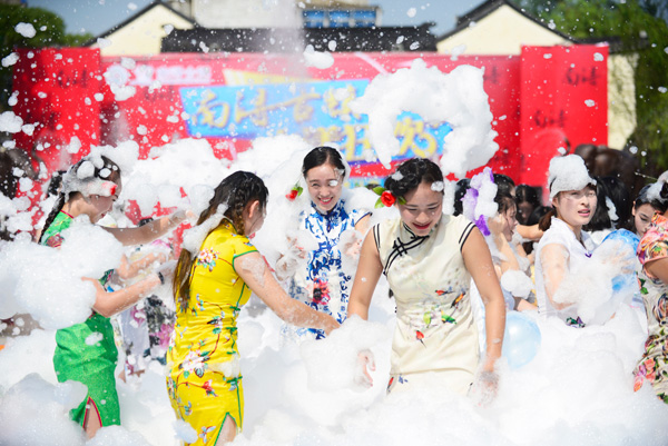 �����W�t��Ů�������杊ˮ