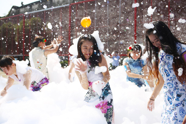 �����W�t��Ů�������杊ˮ