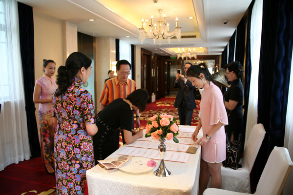 ���Ϻ����£�Ʒõ������������õ����족�Ŀ����