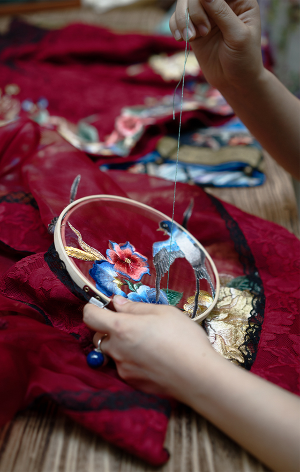 �O�EՄ��̷����A�F ǧ����r��ζ���