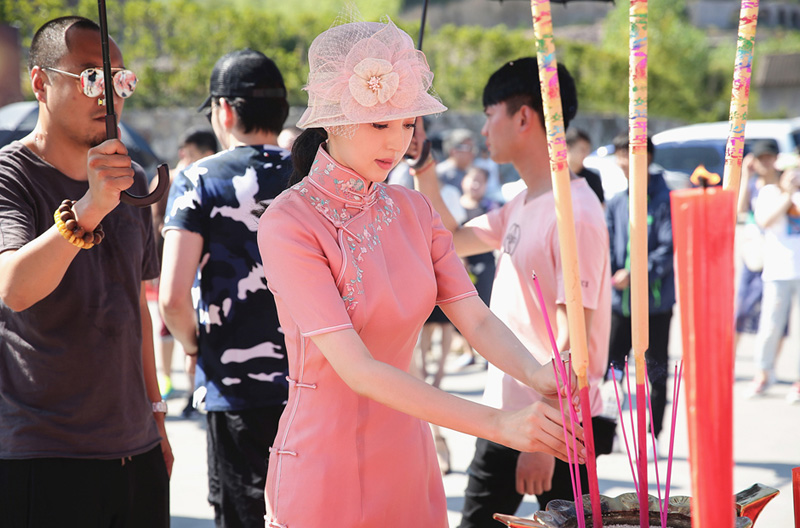 《探戈》開機 董璇復古旗袍驚艷亮相