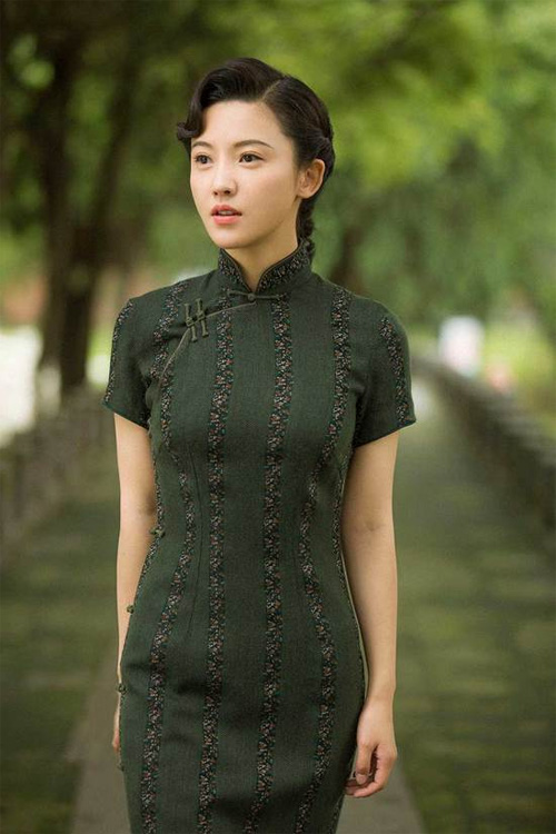 楊子姍旗袍造型曝光 《紅薔薇》中飾演女間諜