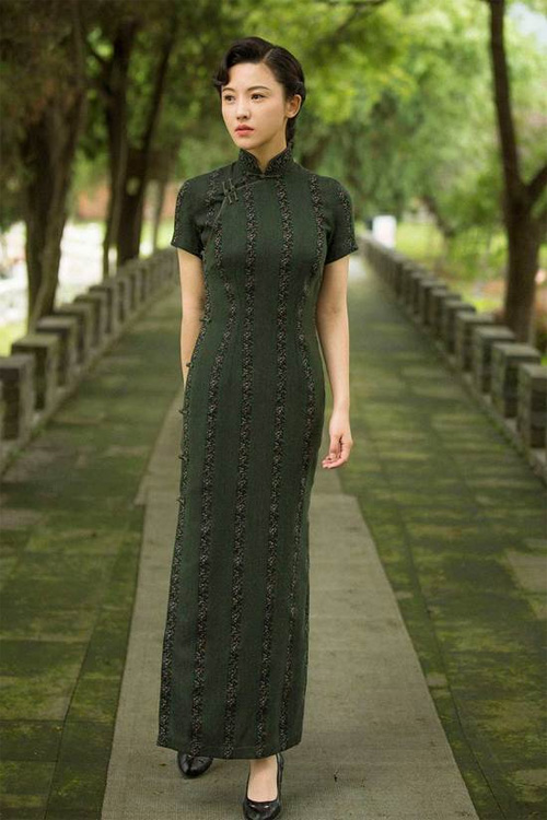 楊子姍旗袍造型曝光 《紅薔薇》中飾演女間諜