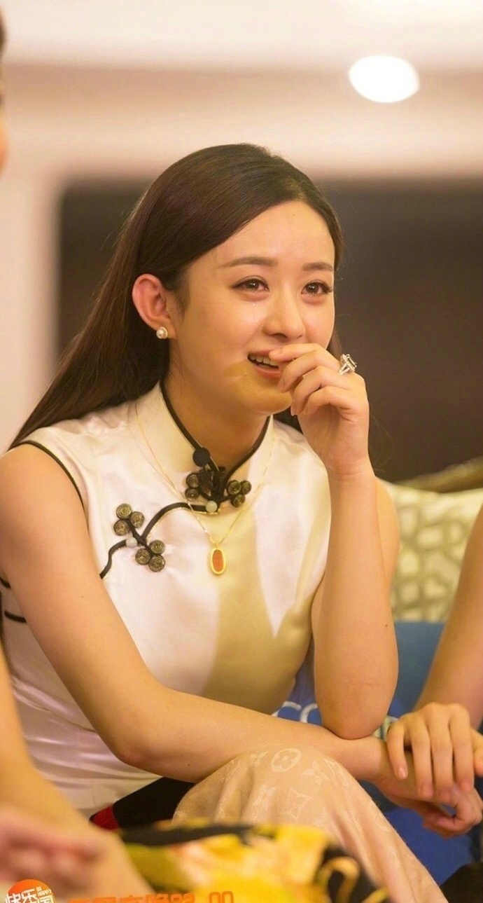 圓臉的穎寶穿上旗袍真的是小仙女無疑了